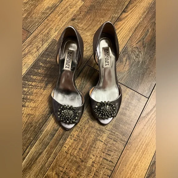 BADGLEY MISCHKA WOMENS BRIDAL DARK SILVER PUMP HEEL SIZE 6 - Picture 4 of 9